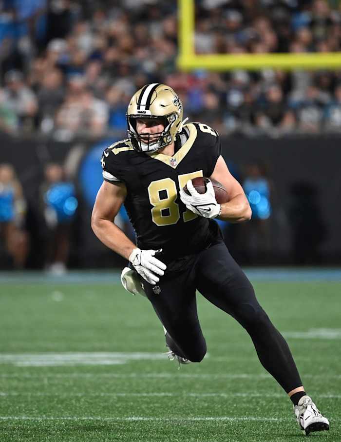 New Orleans Saints tight end Foster Moreau (87) makes a catch against the Carolina Panthers. Mandatory Credit: Bob Donnan-USA TODAY Sports